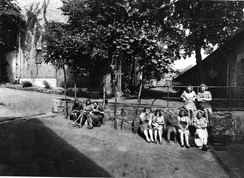 Fabrikkjenter, omkring 1940. Foto: NTM C 10054